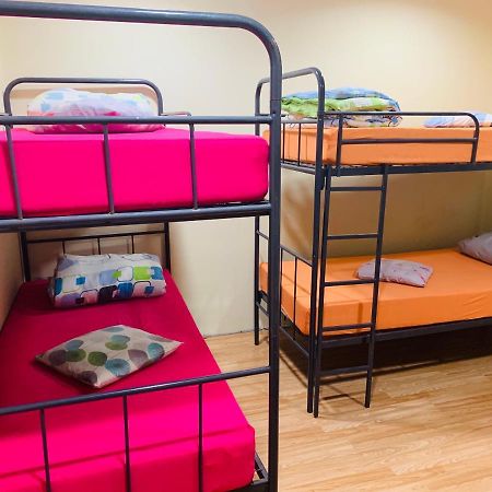 Friends Center Hostel Рига Екстер'єр фото